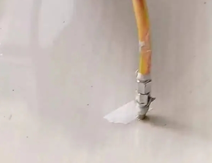 南昌市瓷砖空鼓维修公司专业解答在瓷砖铺贴过程中，如果使用的砂料过粗（如全部使用了粗砂），可能会导致以下问题